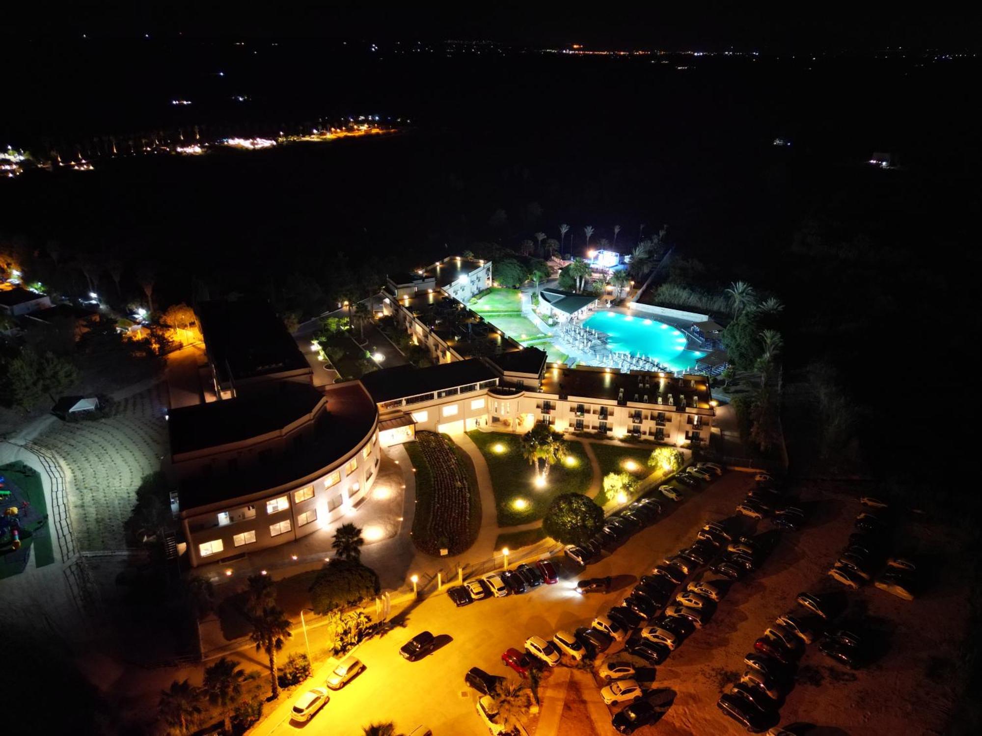 Zeta Club Selinunte Hotel มารีเนลลา ดี เซลีนุนเต ภายนอก รูปภาพ